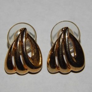Sarah Coventry Earrings Gold Tone Drop Pierced